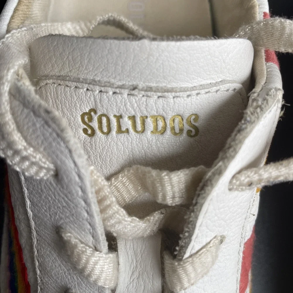 Soludos Ibiza Sz 7.5 White Leather Low Top Sneakers Rainbow Wave sun‎ Good Vibes